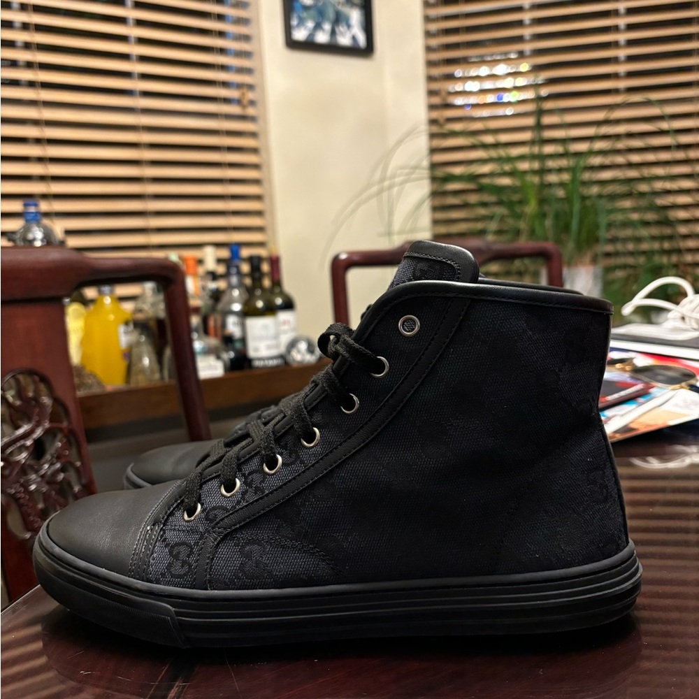 Gucci sneakers black gg.